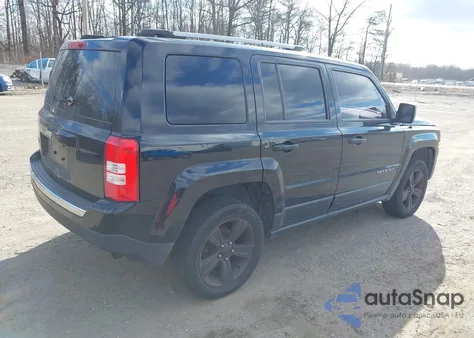 2013 Jeep Patriot Latitude z USA, uszkodzony, nr VIN 1C4NJRFB3DD221896
